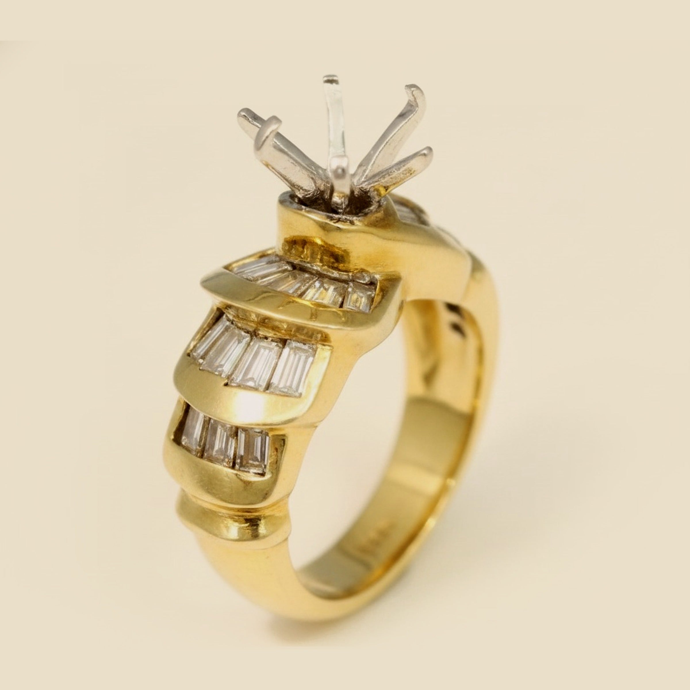 Yellow Gold Diamond Setting with Baguettes