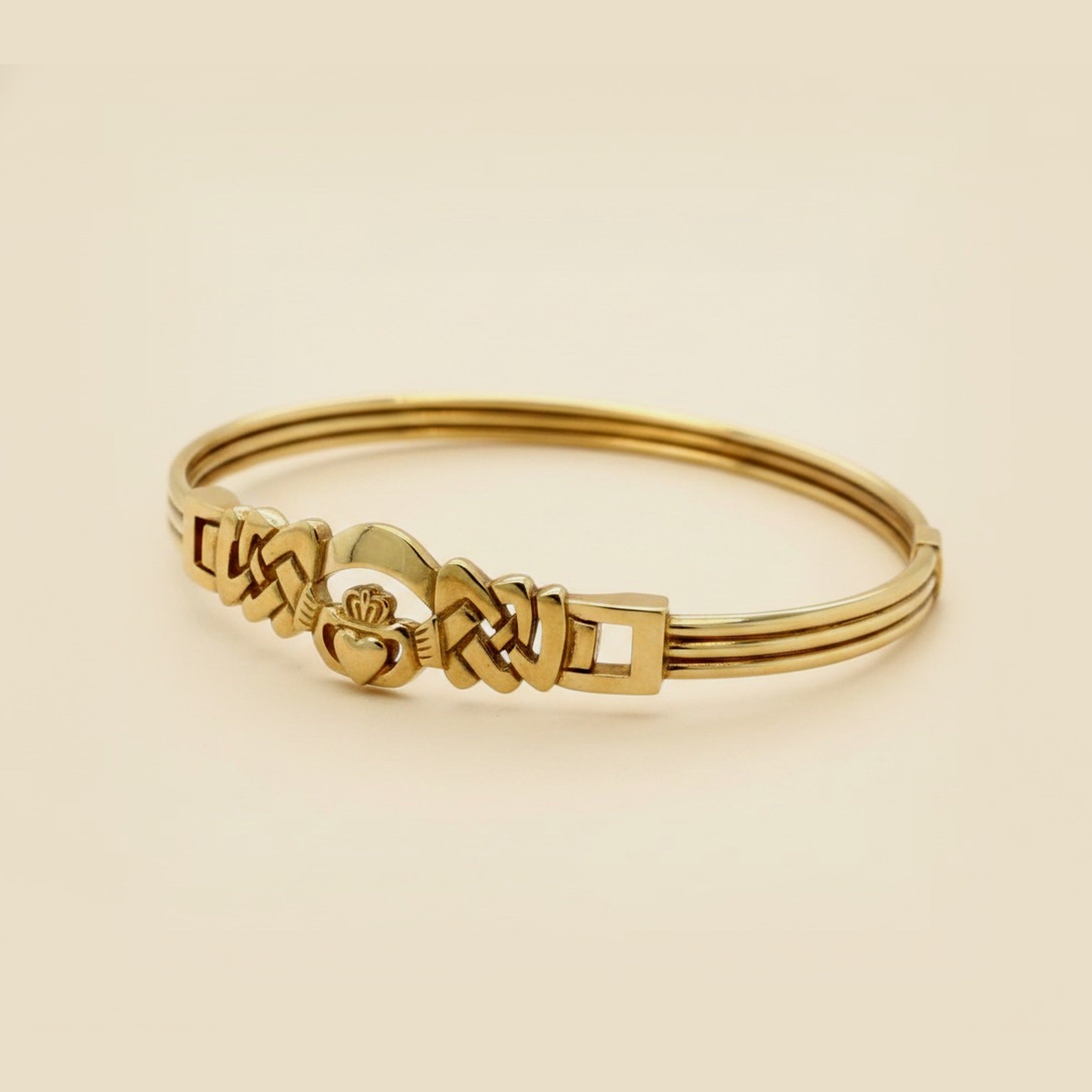 9K Yellow Gold Hinged Claddagh Bangle Bracelet
