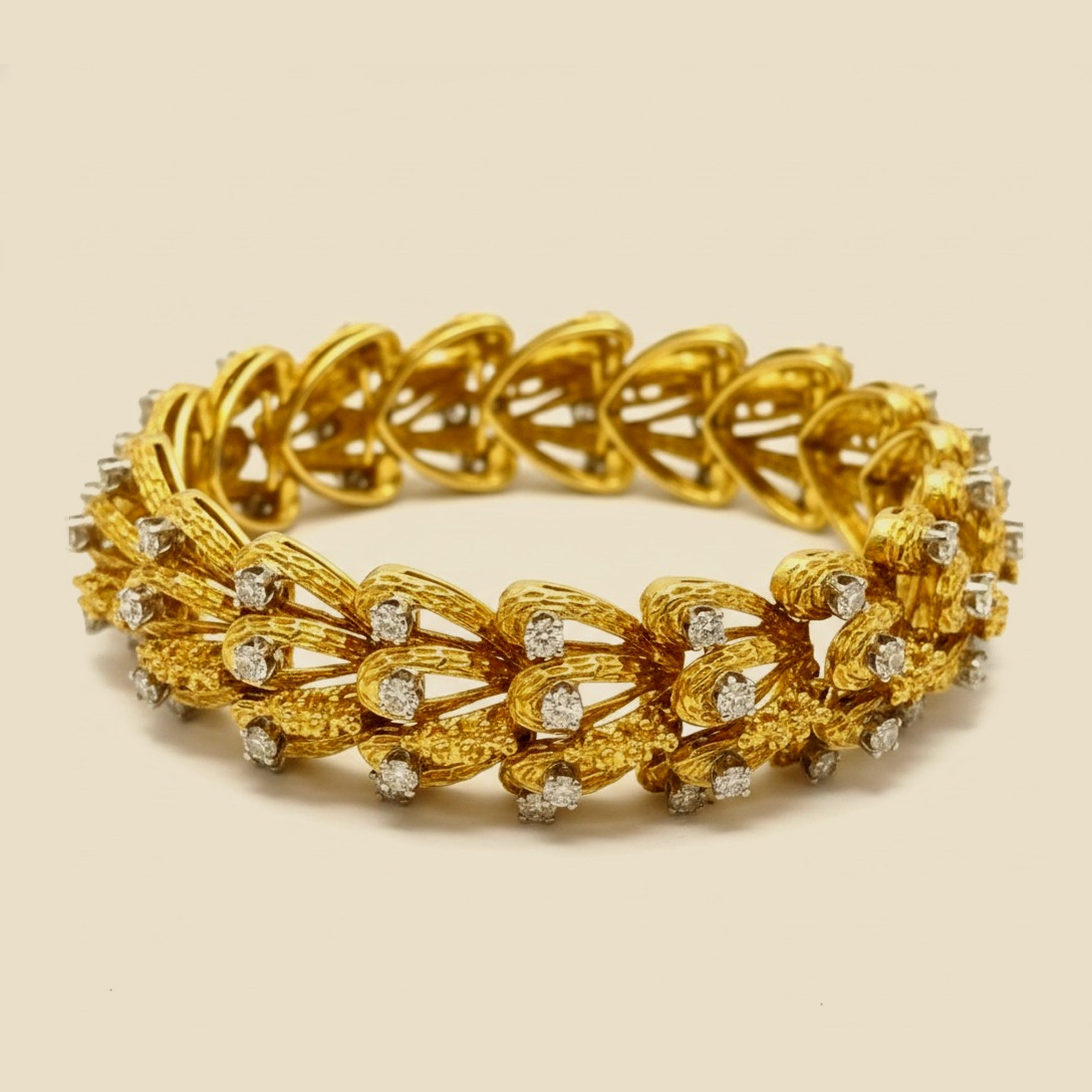 Heavy Brush Design Diamond Link Bracelet