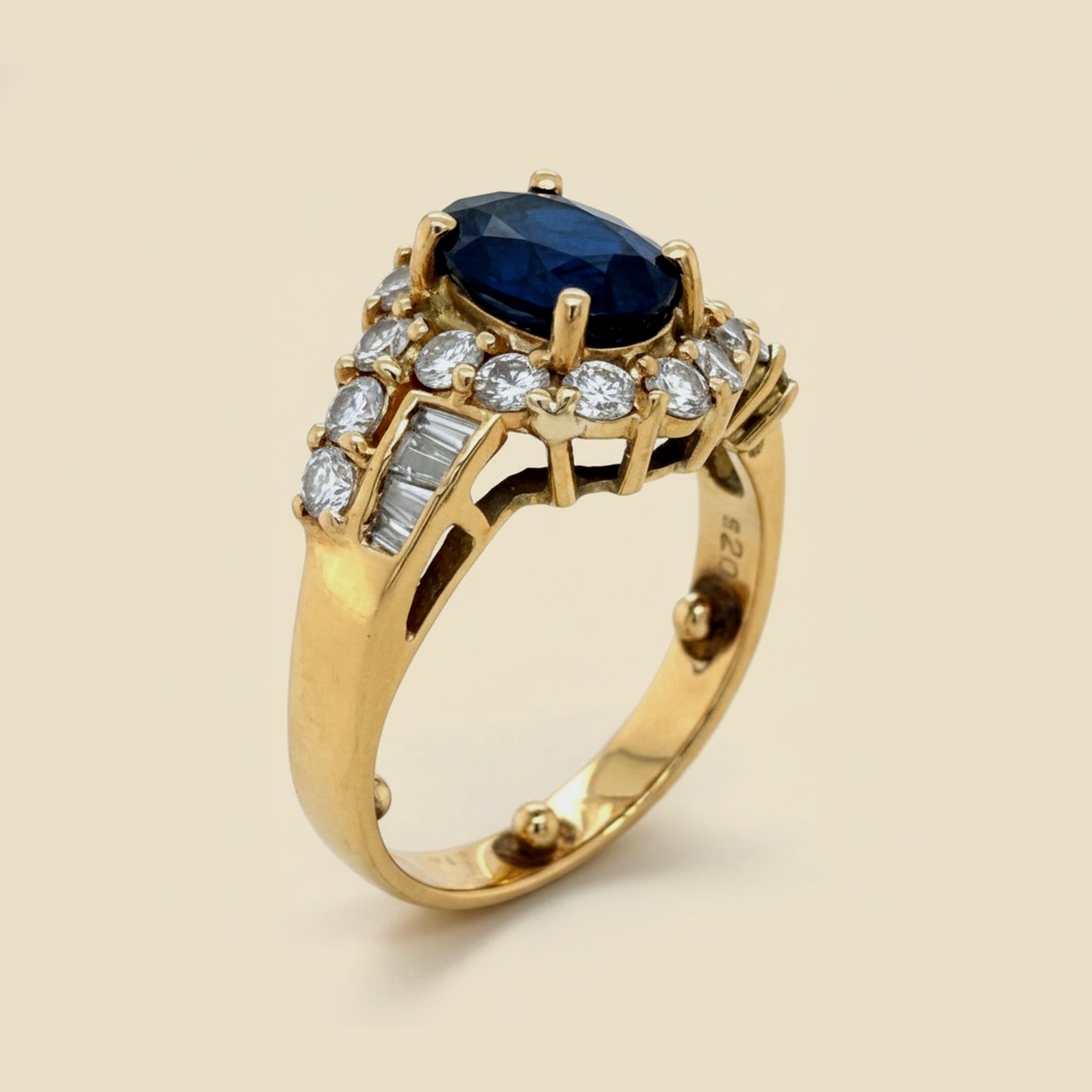 18k Yellow Gold Sapphire & Diamond Cocktail Ring