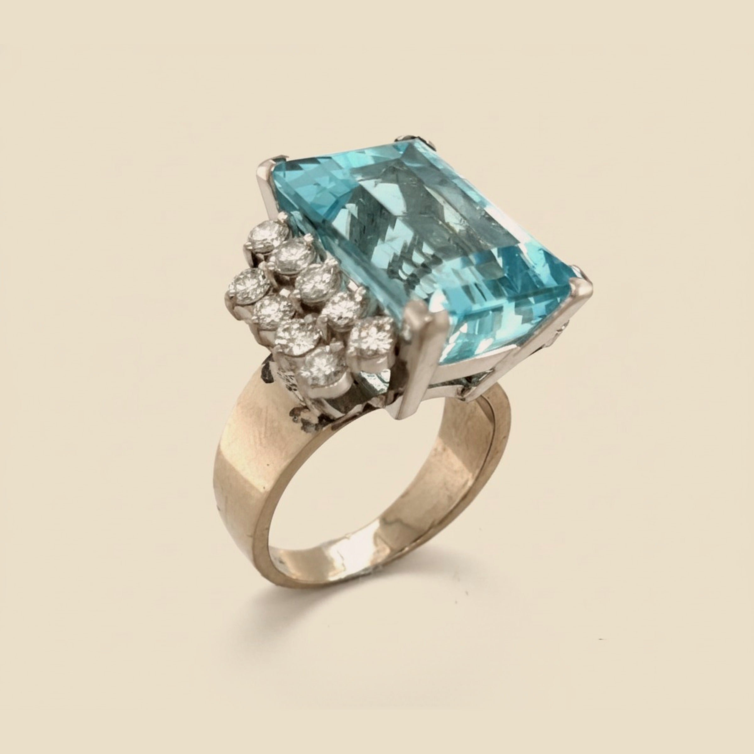 18K White Gold Aquamarine & Diamond Cocktail Ring