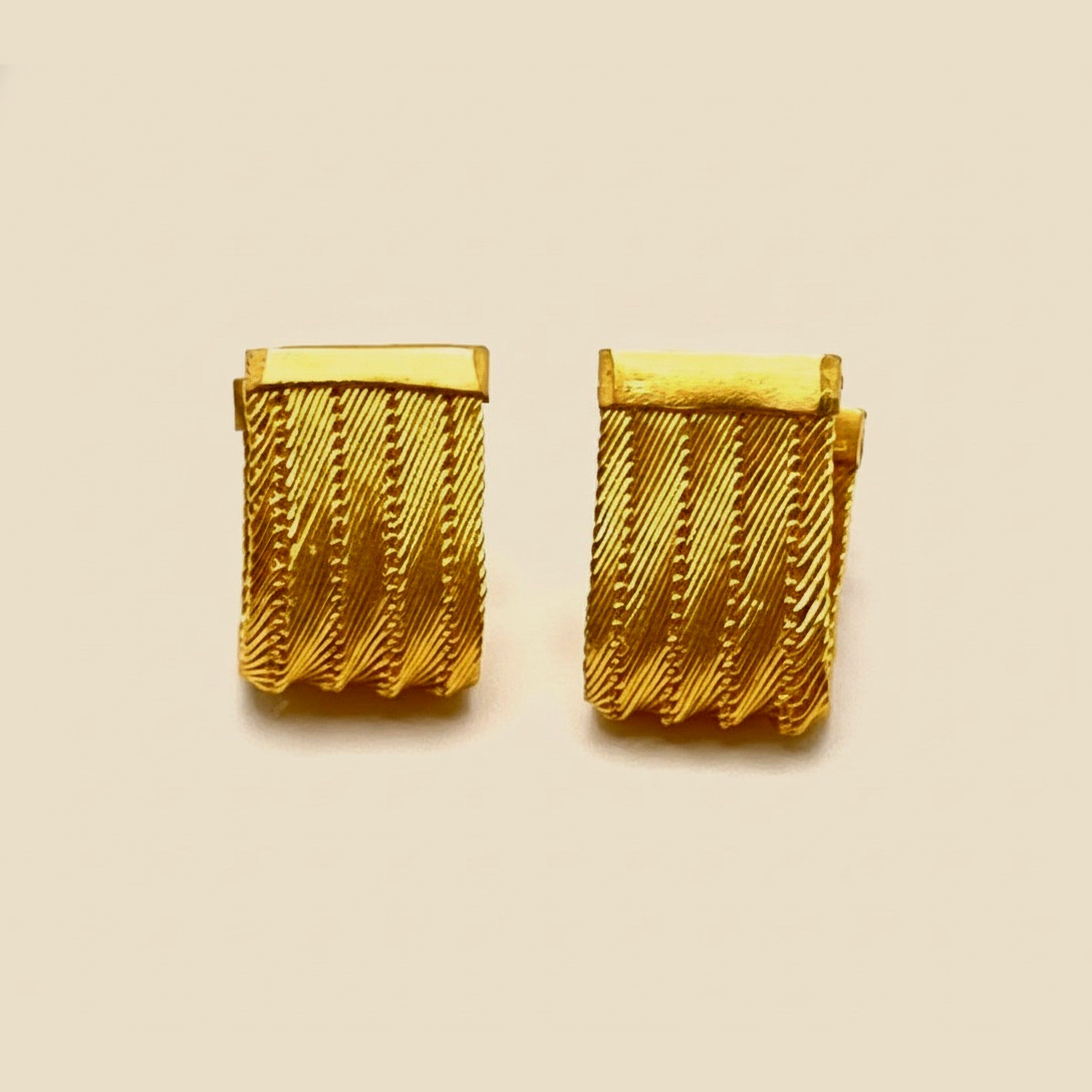 Handmade Yellow Gold "U" shaped Mesh Earrings – Empire Diamond