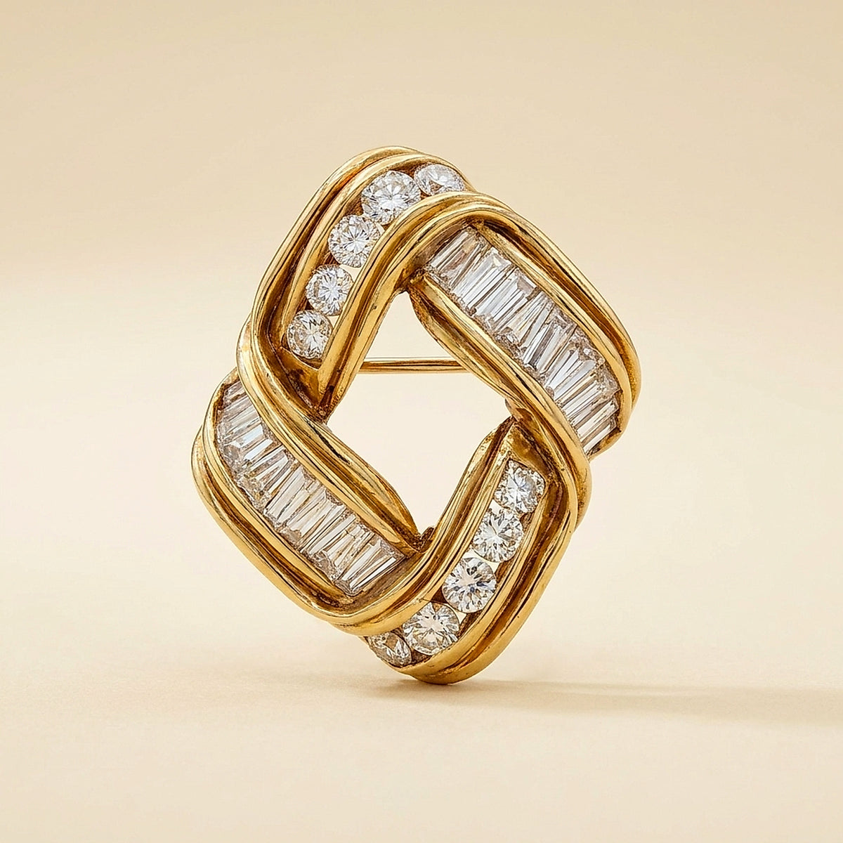 18K Yellow Gold Diamond Pin-Pendant