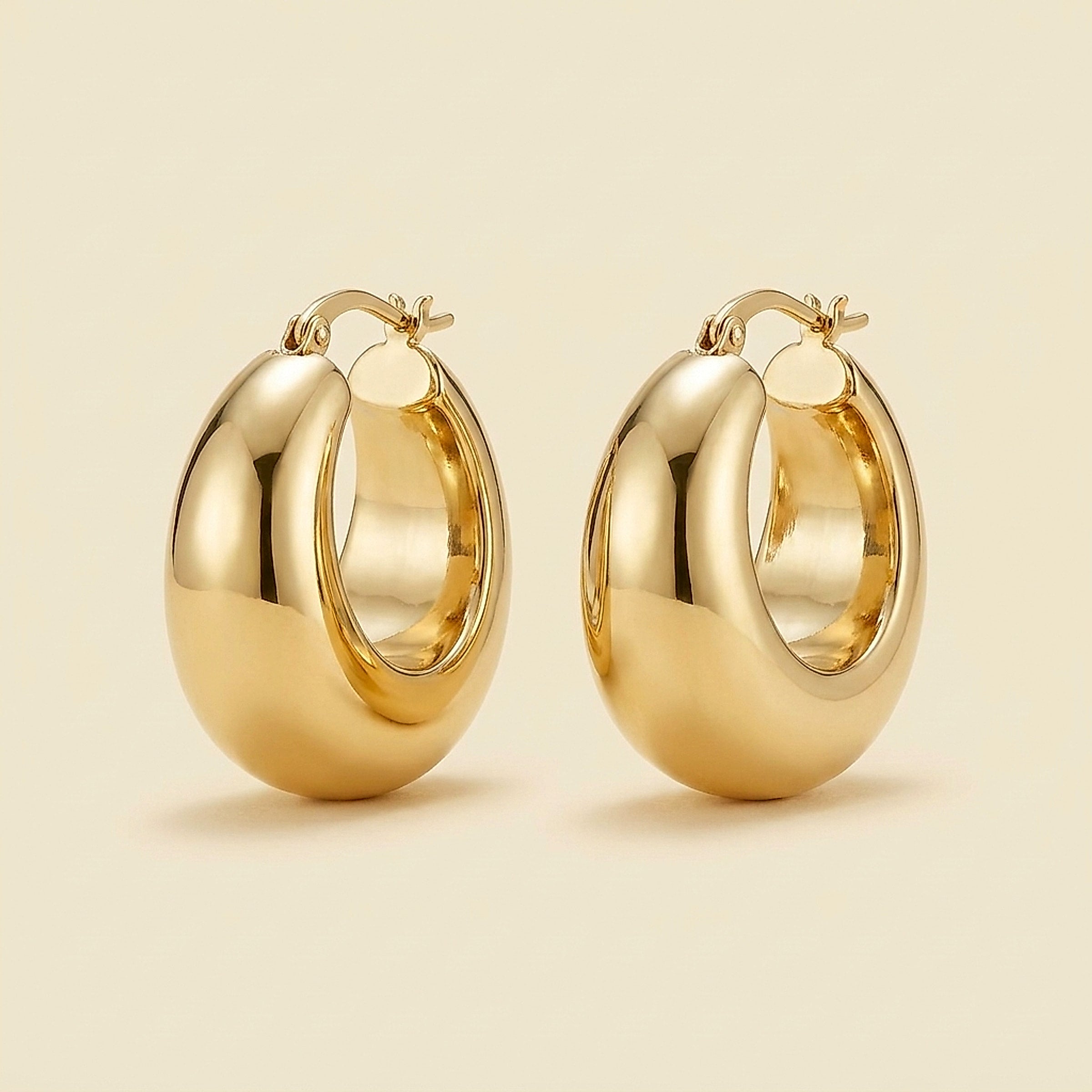 Estate 18K Yellow Gold Hollow Hoop Earrings
