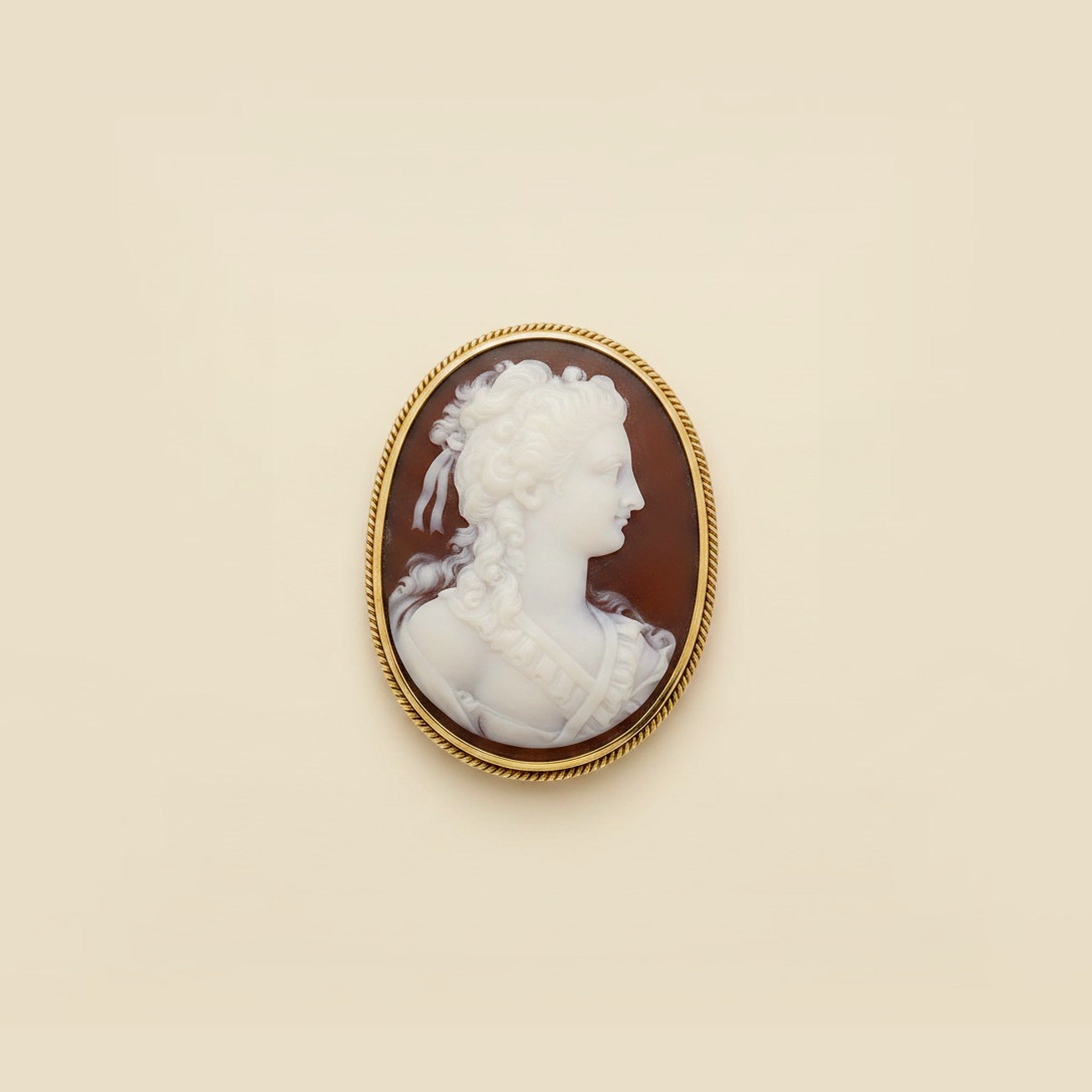 Victorian Yellow Gold Shell Cameo in White Shell – Empire Diamond