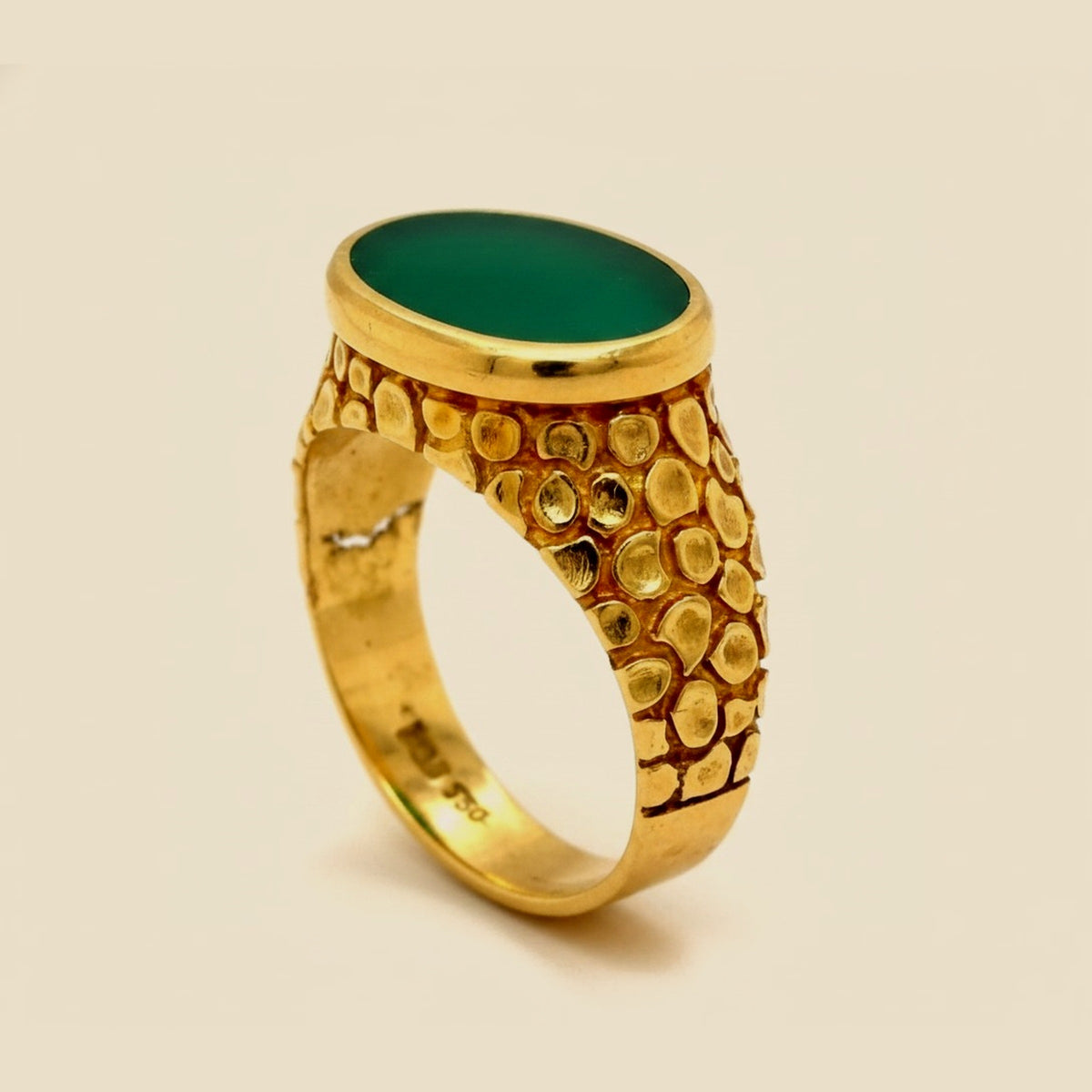 Gent's Yellow Gold Chrysoprase Ring