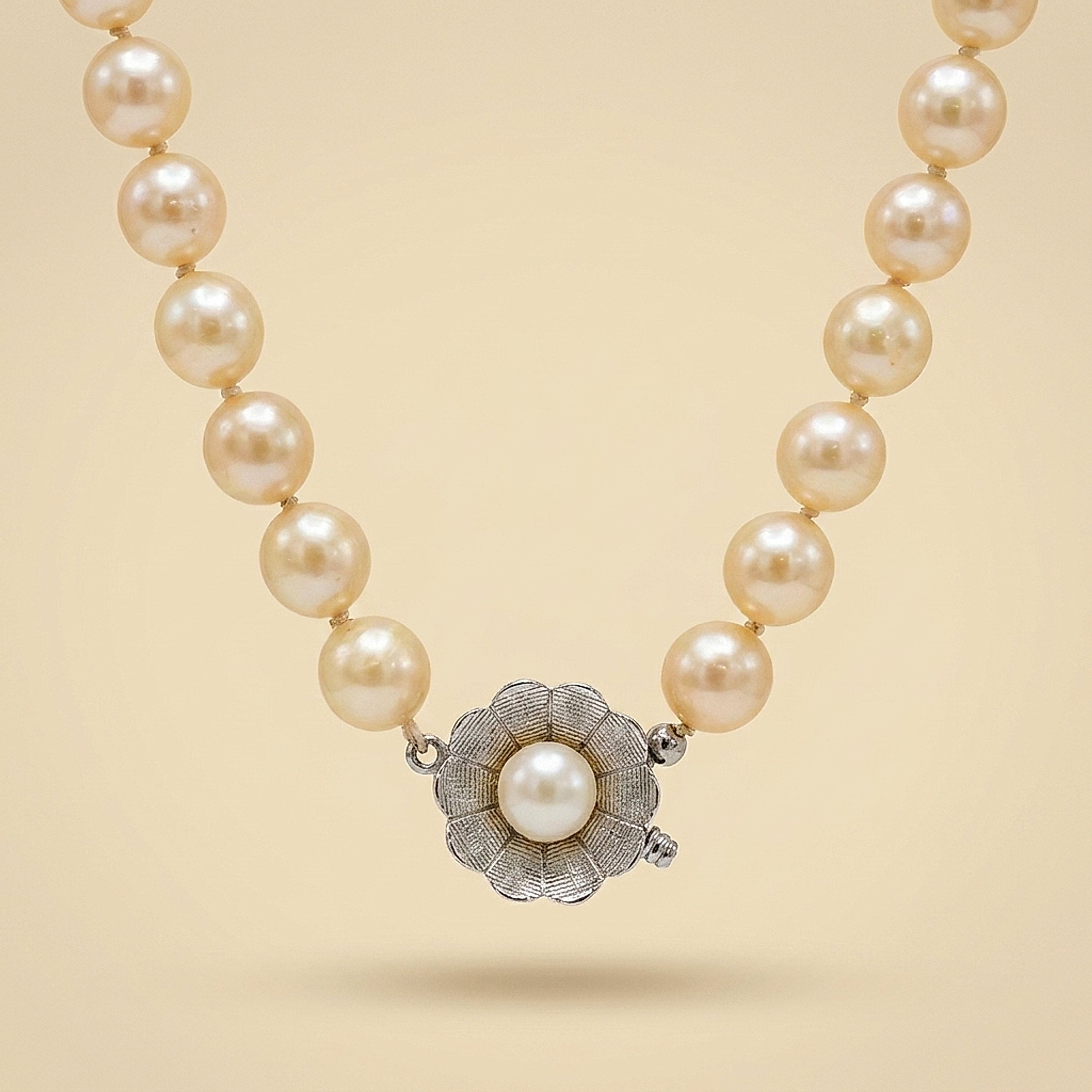 Cultured Pearl Choker Necklace
