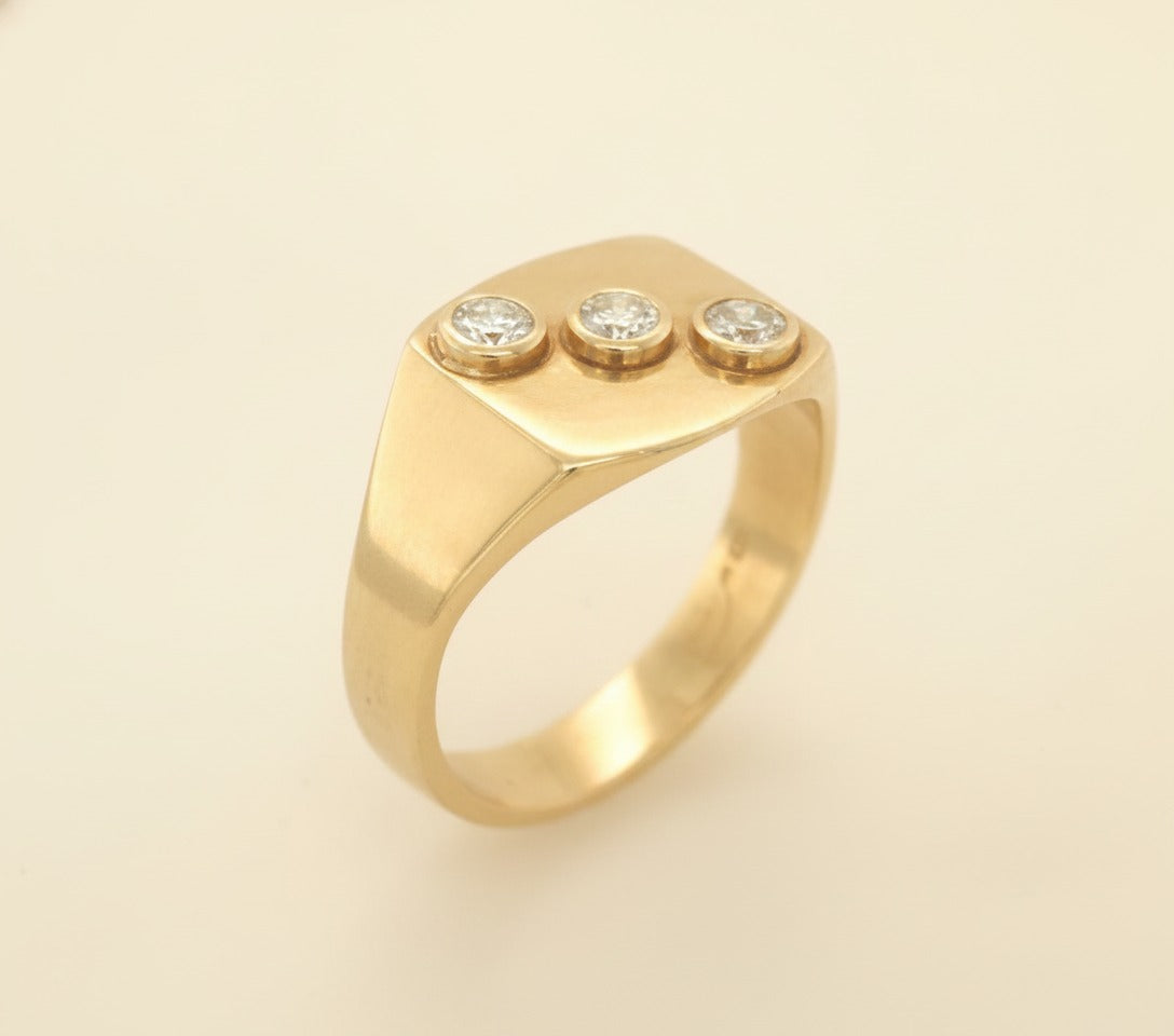 10K 3-Diamond Diagonal Pattern Ring