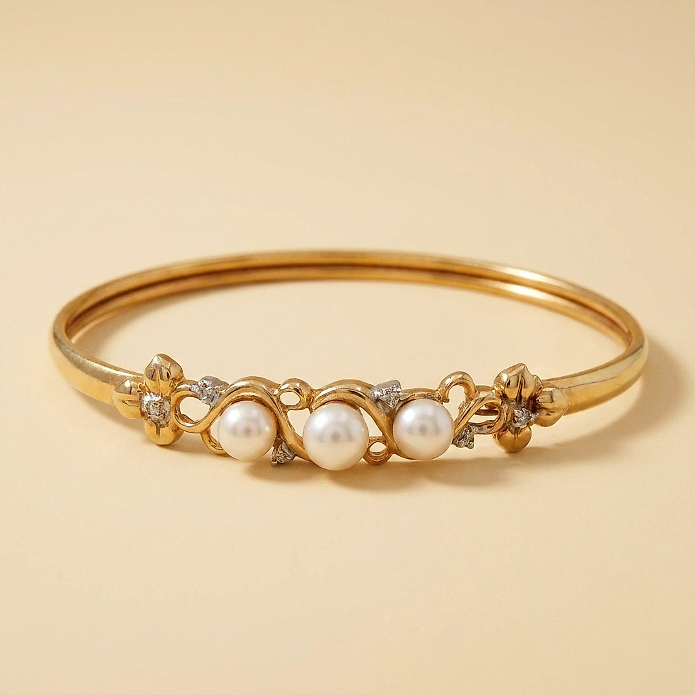 14k Yellow Gold Pearl & Diamond Bangle Bracelet