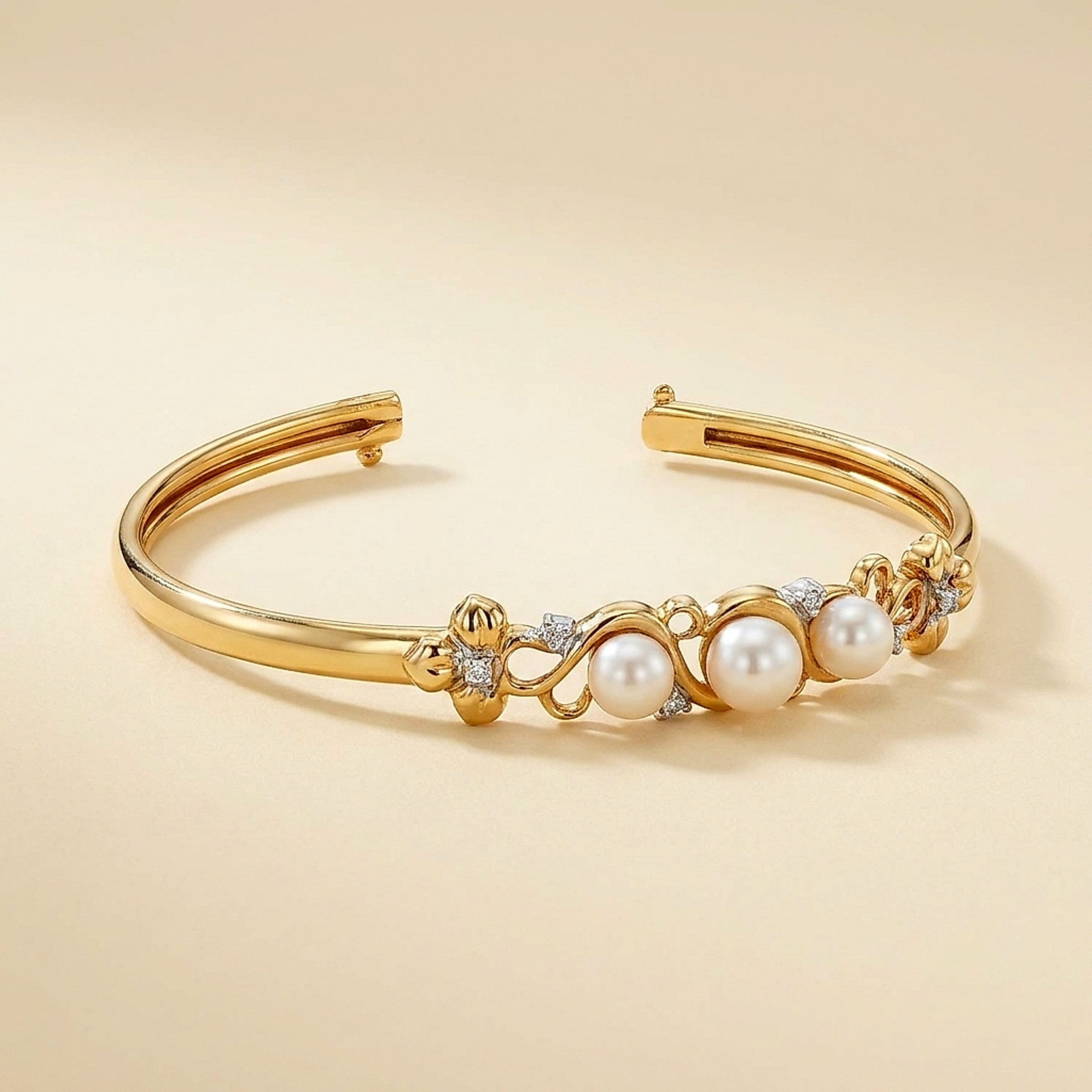 14k Yellow Gold Pearl & Diamond Bangle Bracelet