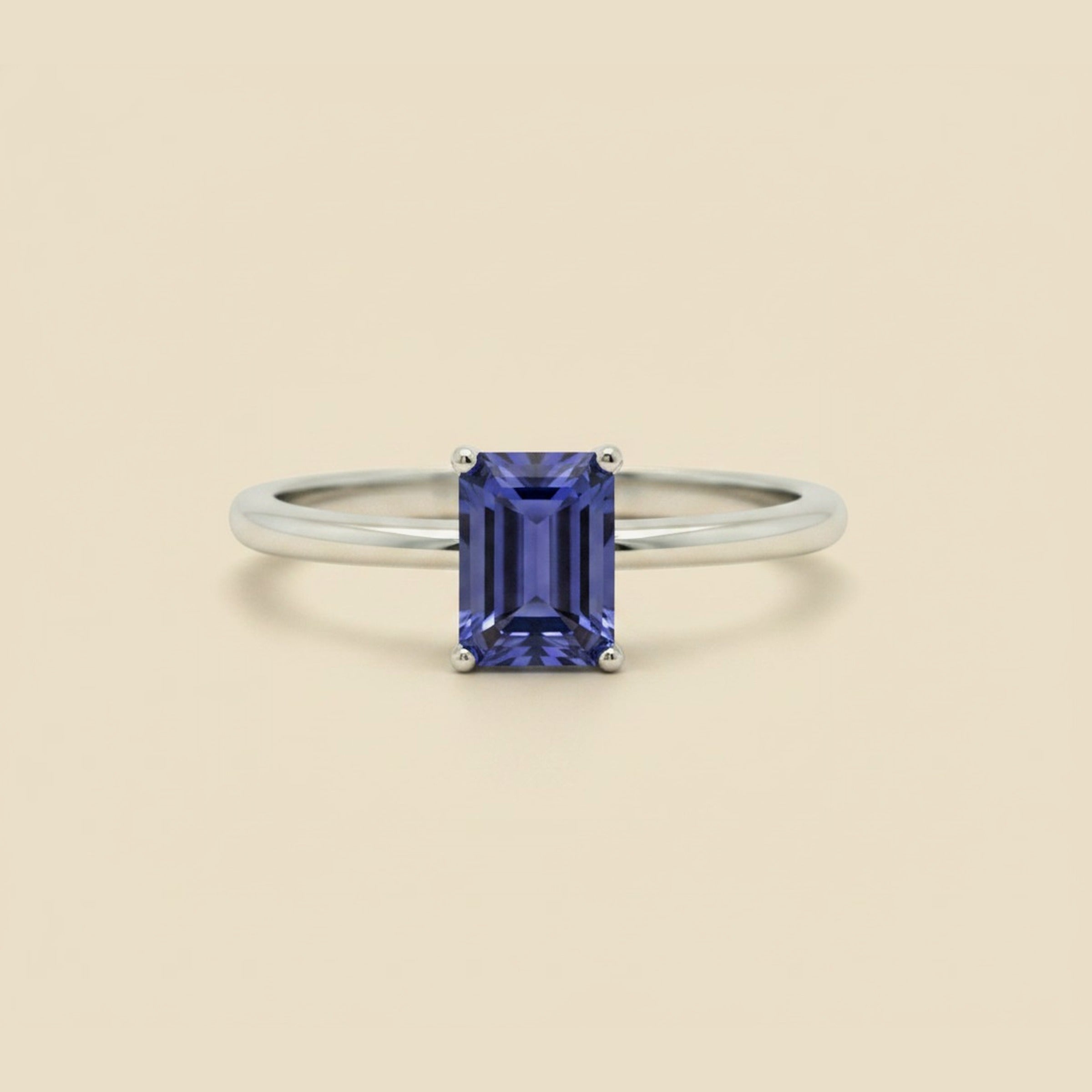 18k White Gold Tanzanite Solitaire Ring