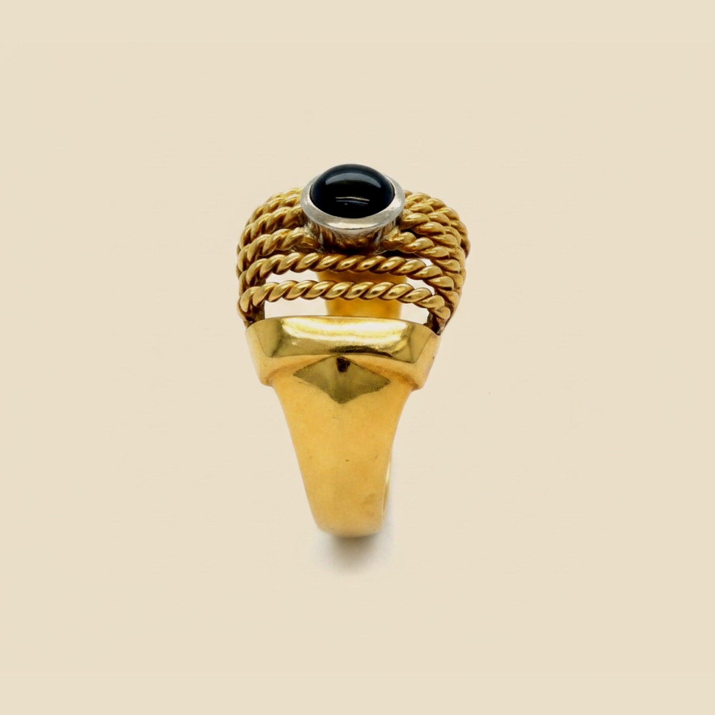 18k Yellow Gold Cabochon Sapphire Ring