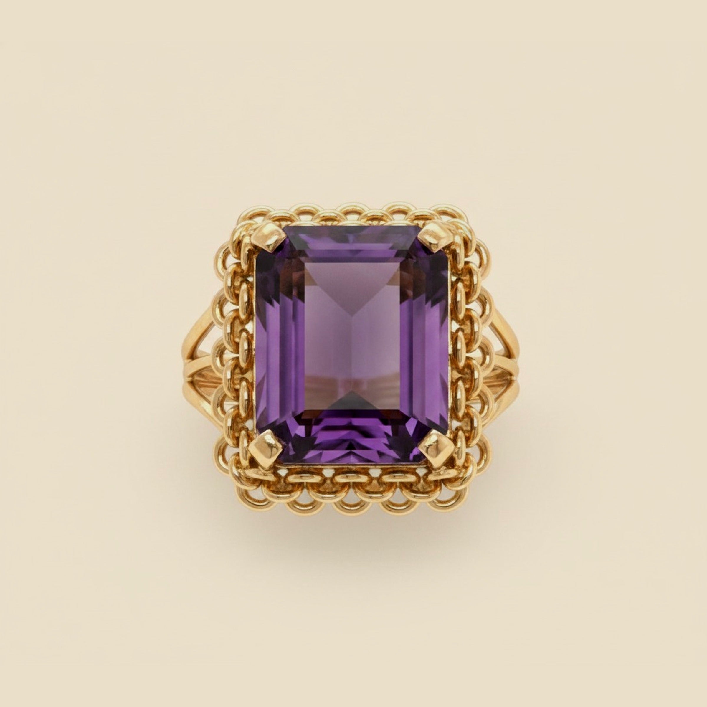 1960's Decorative Yellow Gold Amethyst Ring