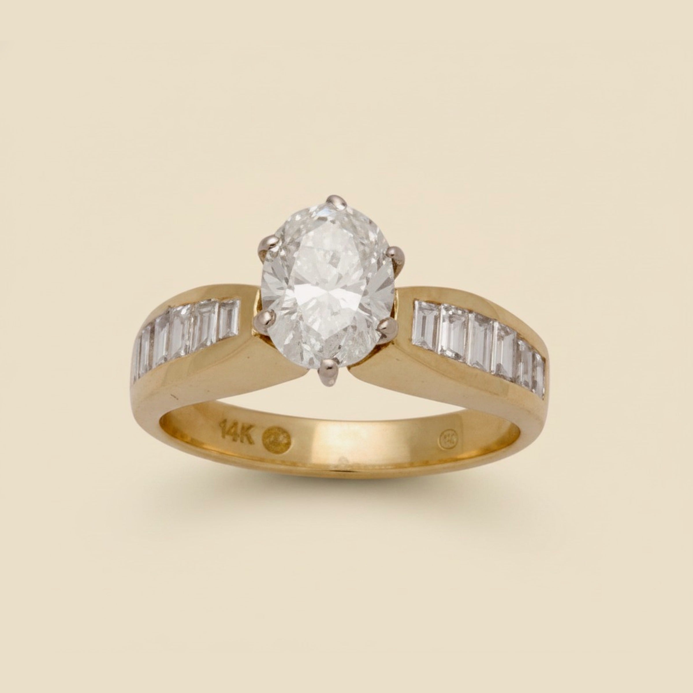 18K Oval Diamond 1.02cts.