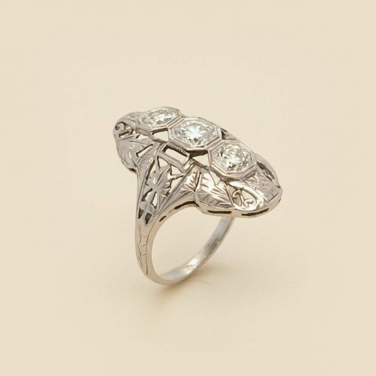 Art Deco 18k White Gold Filigree Diamond Dinner Ring