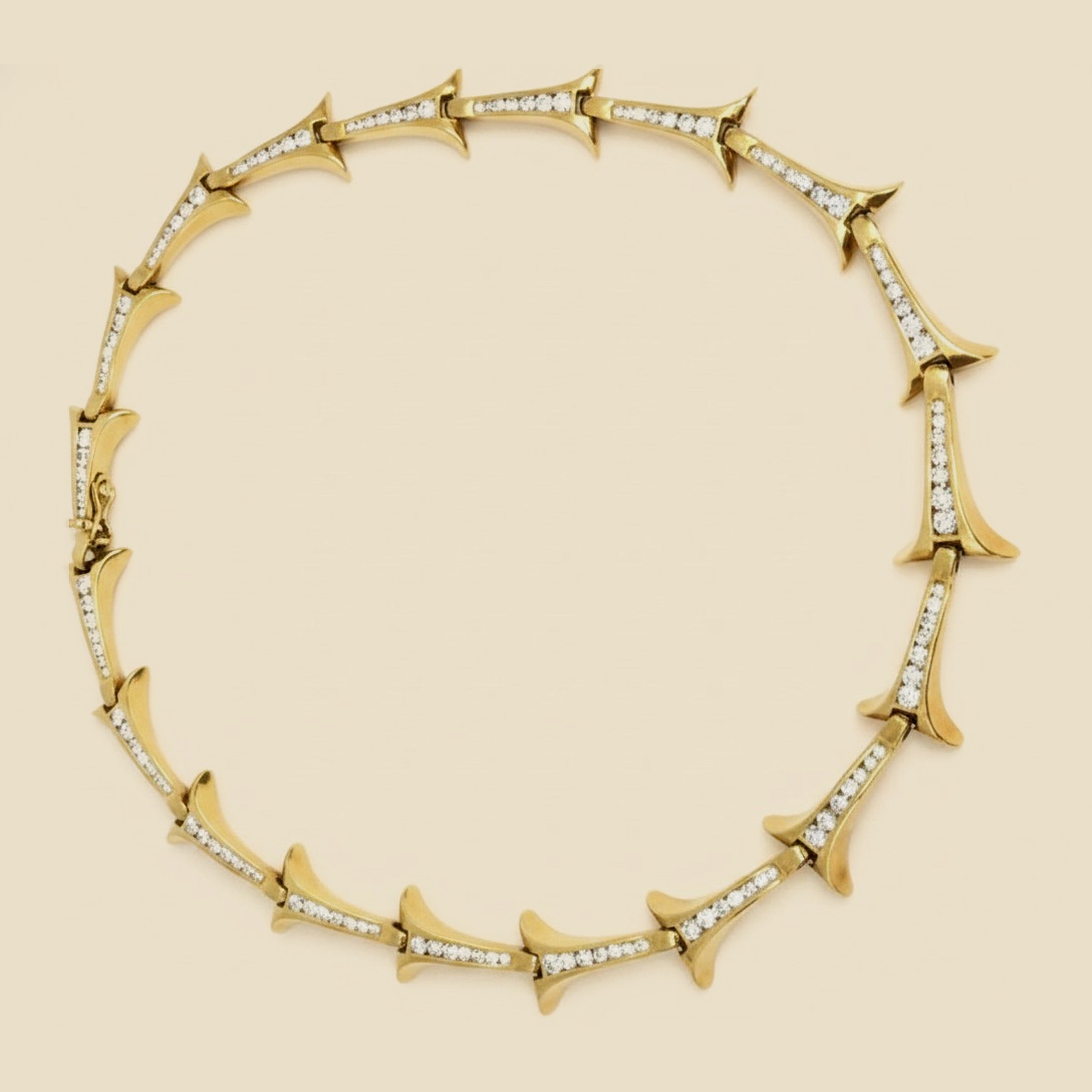 Decorative Vintage Yellow Gold Diamond Choker