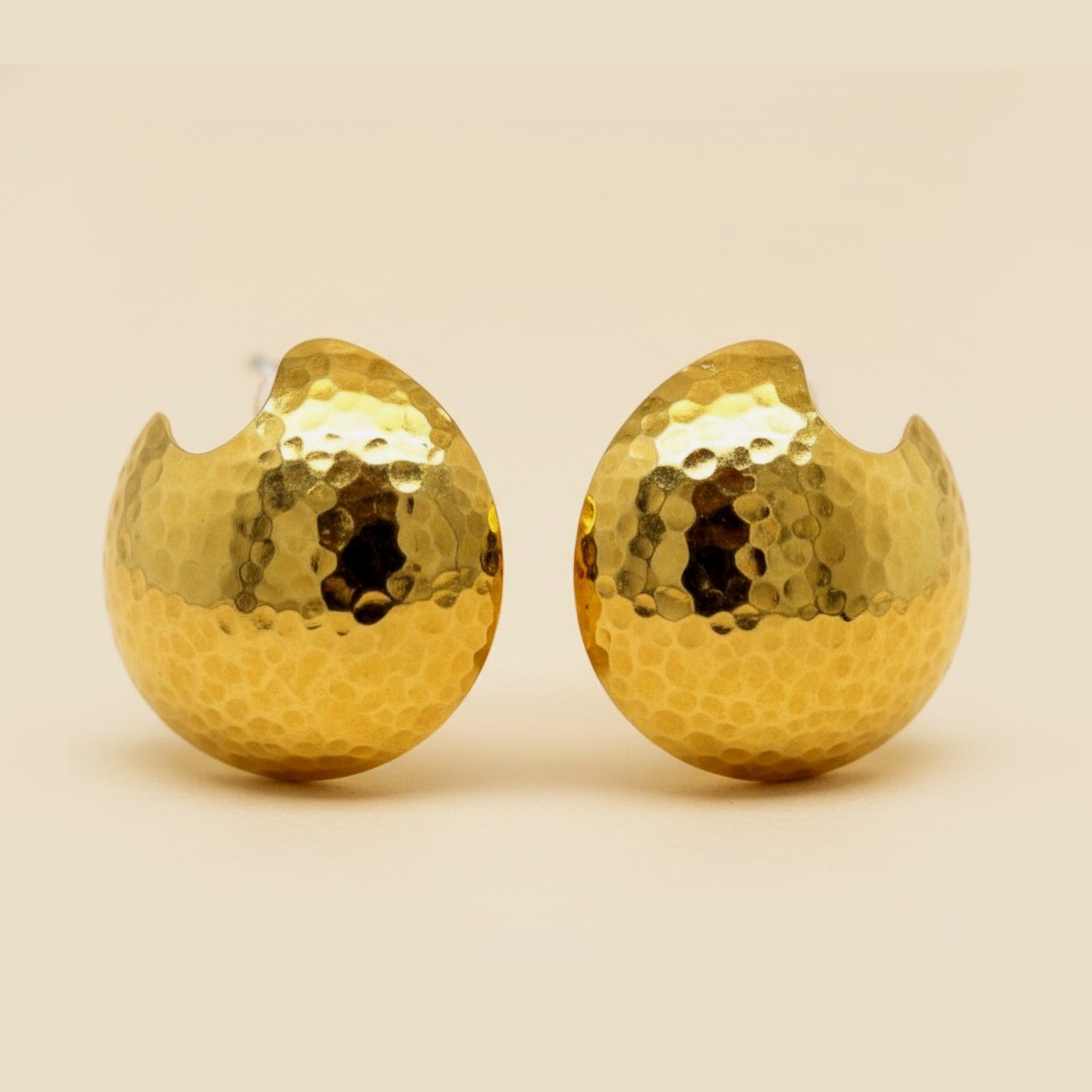 Hammer-Indented Domed Earrings – Empire Diamond