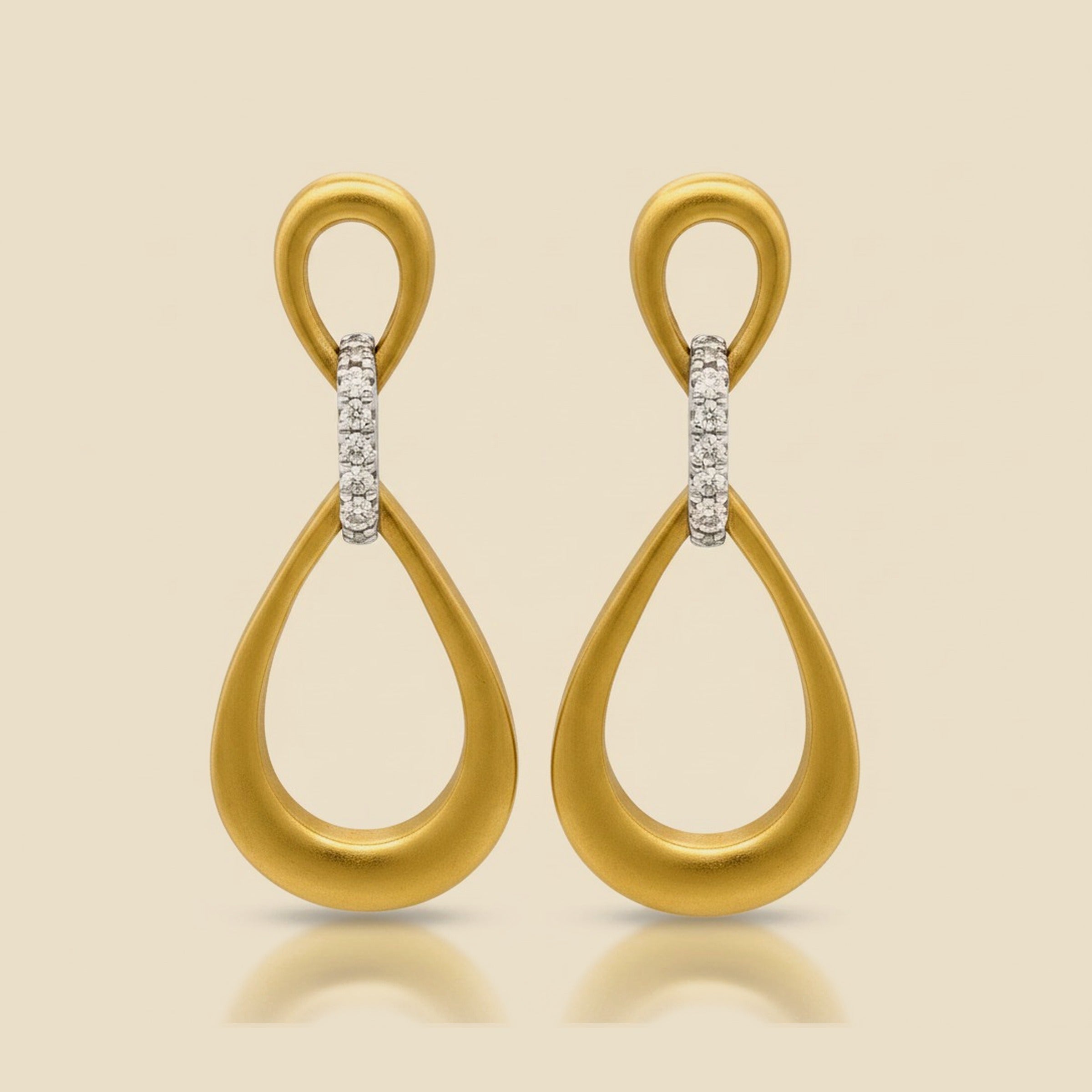 I. Reiss Yellow Gold Teardrop Diamond Earrings