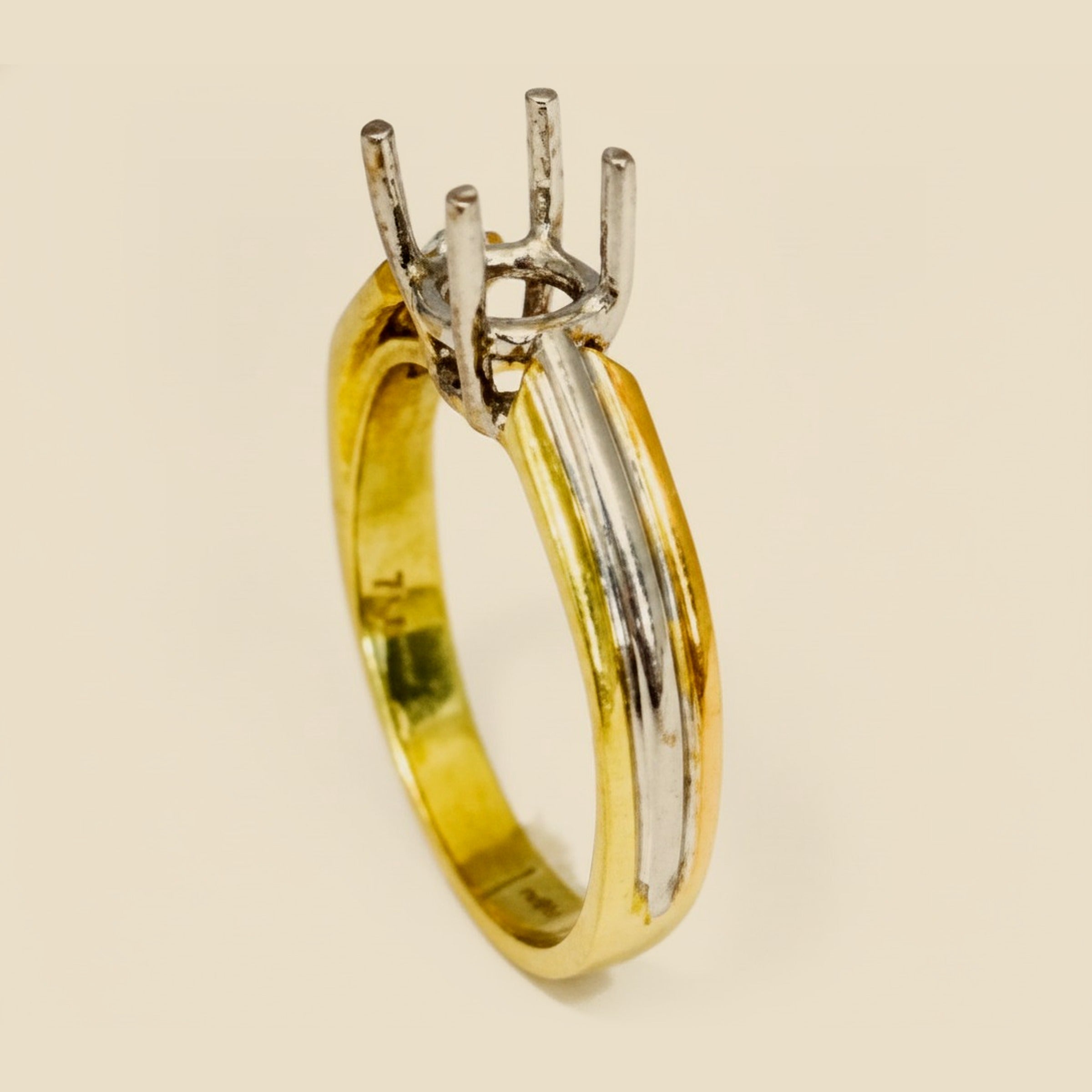 Martin Flyer 4 Prong 2 Tone Solitaire Setting