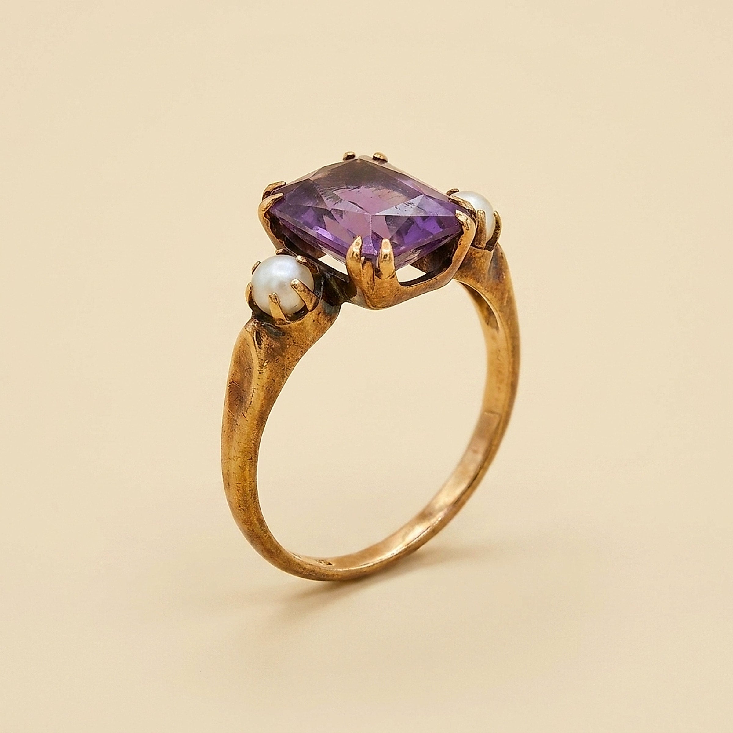 Vintage 10K Yellow Gold Amethyst & Seed Pearl Ring