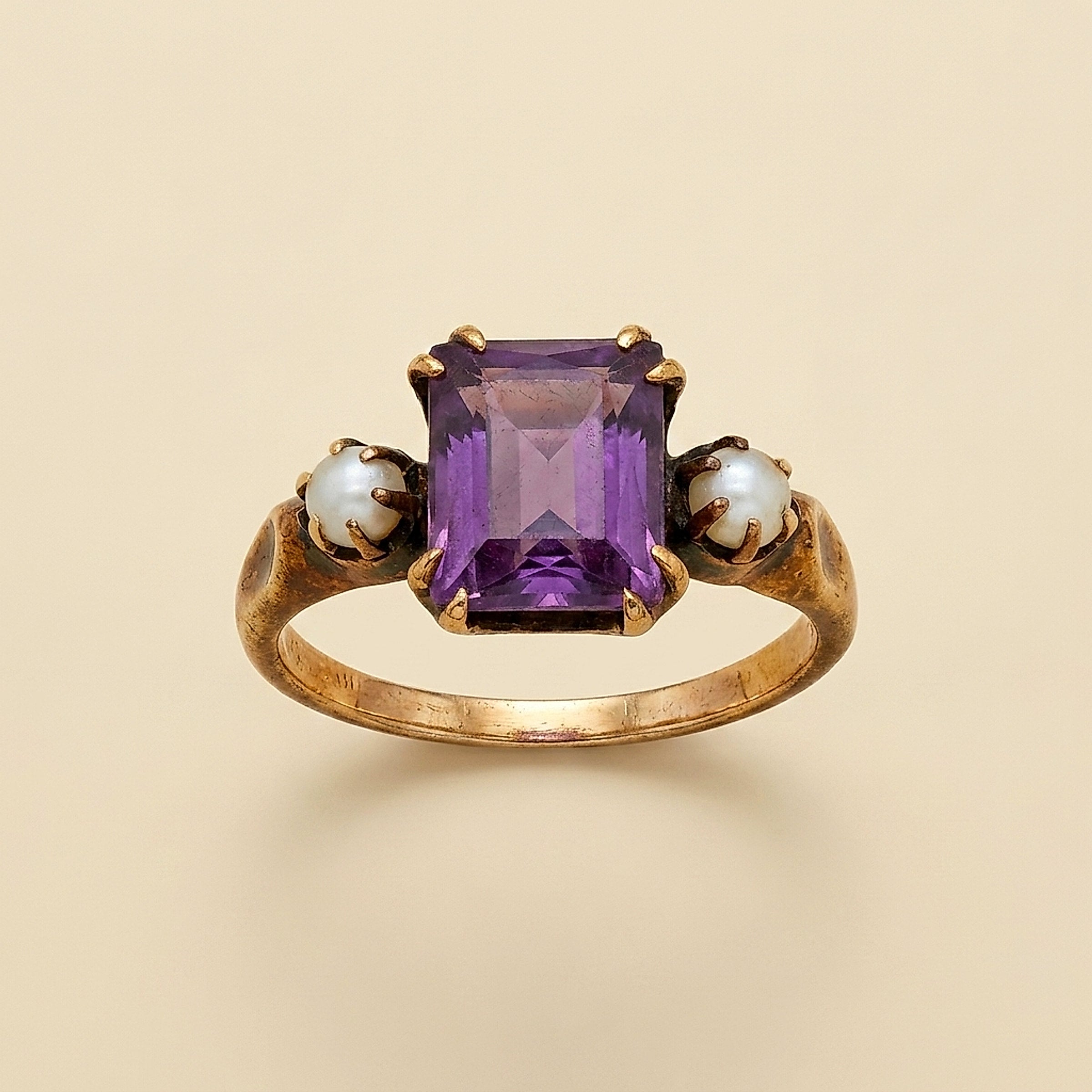 Vintage 10K Yellow Gold Amethyst & Seed Pearl Ring