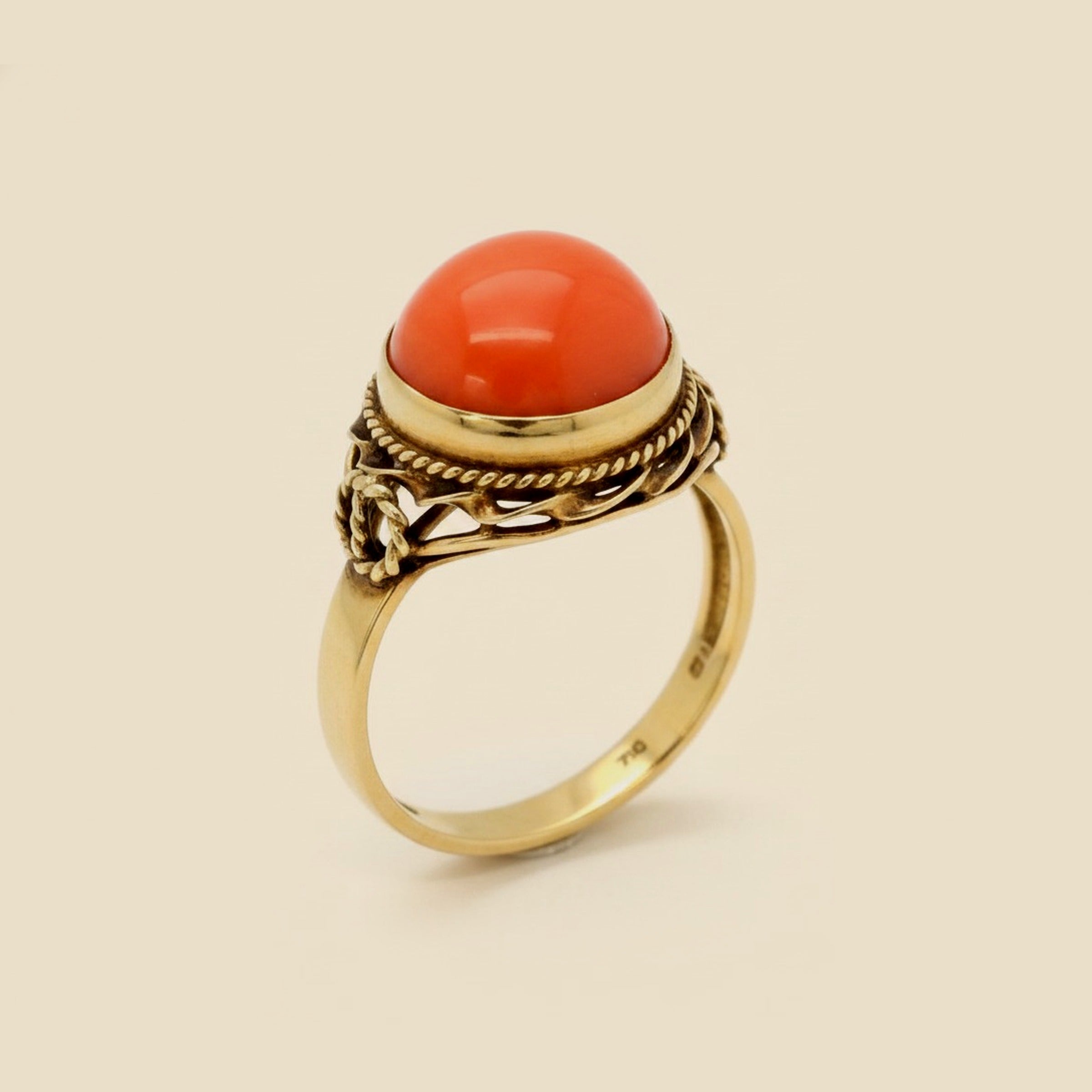 Yellow Gold Pink/Red Coral Ring