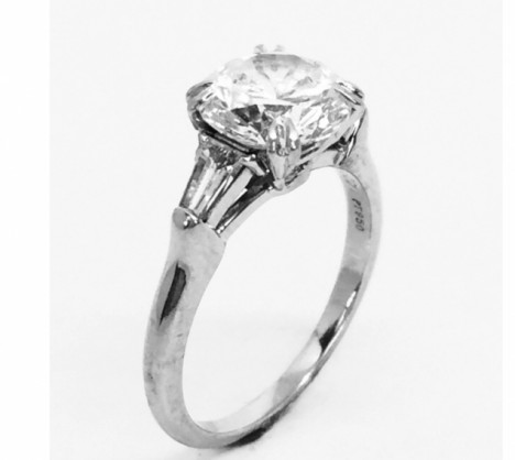 Luxurious Engagement Ring Brands Collections